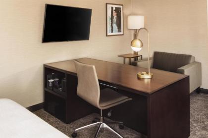 Embassy Suites Tysons Corner - image 6