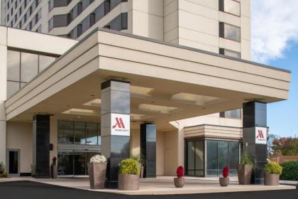 Tysons Corner Marriott - image 14