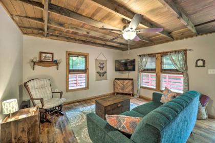 Vilas Creekside Treetop Cabin with Views! - image 3