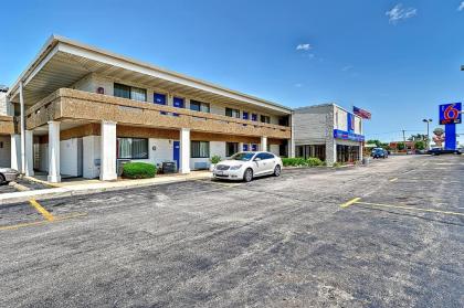 Motel 6-Villa Park IL - Chicago West - image 11