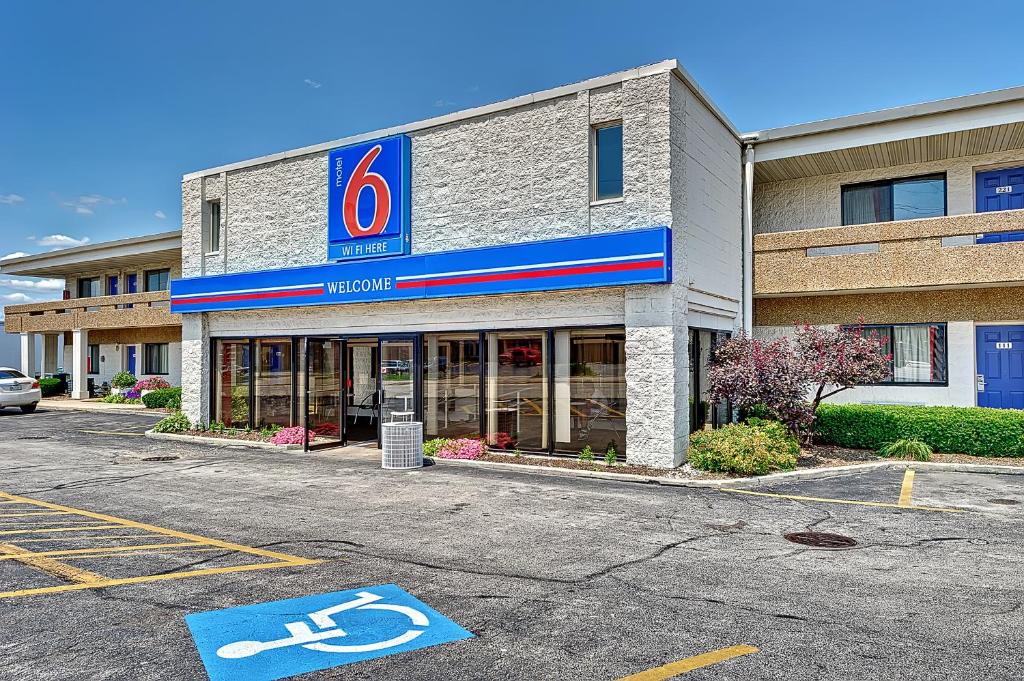 Motel 6-Villa Park IL - Chicago West - image 5