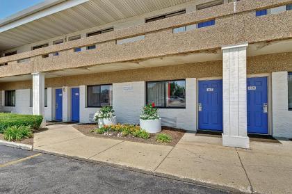 Motel 6-Villa Park IL - Chicago West - image 6