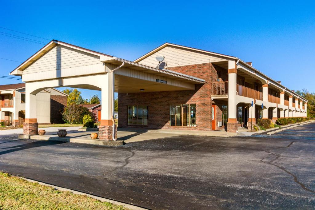 Red Roof Inn Vincennes - main image