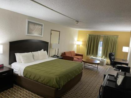 Quality Inn - image 12