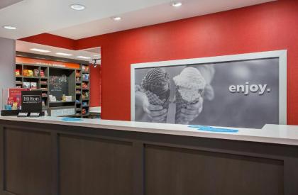 Hampton Inn Vincennes - image 10