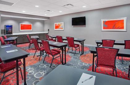 Hampton Inn Vincennes - image 8