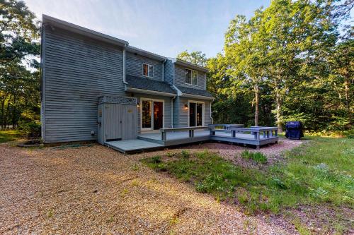 3 Bed 2 Bath Vacation home in West Tisbury - image 3