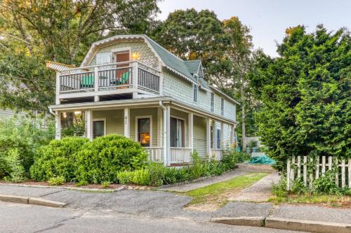 Oak Bluffs Cottage - main image