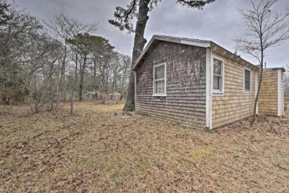 Cozy Cottage on Marthas Vineyard Less Than 1 Mi to Beaches - image 4