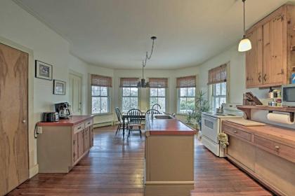 Vineyard Haven House - Easy Access to Beaches - image 11