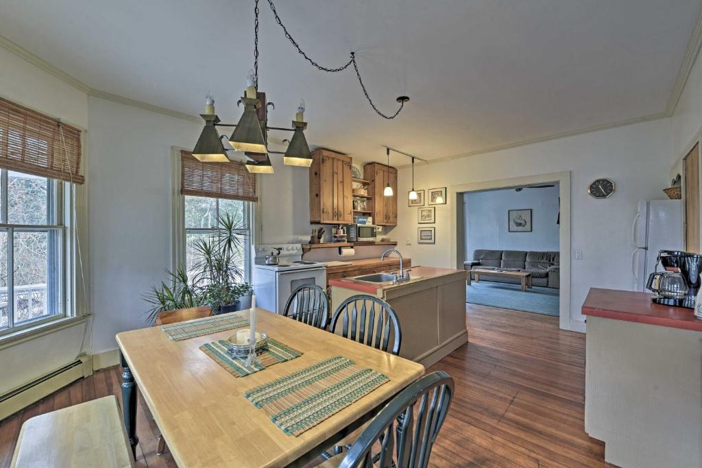 Vineyard Haven House - Easy Access to Beaches - image 5