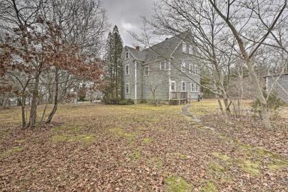 Vineyard Haven House - Easy Access to Beaches - image 7