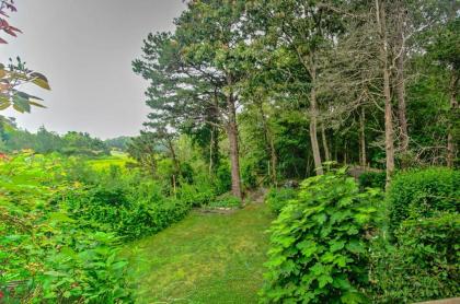 Oak Bluffs Hideaway Walk to Beach and Bus Stop - image 13