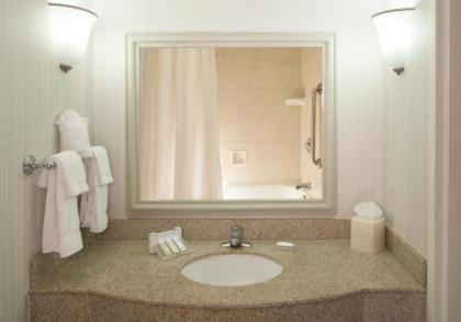 Hilton Garden Inn Virginia Beach Town Center - image 5