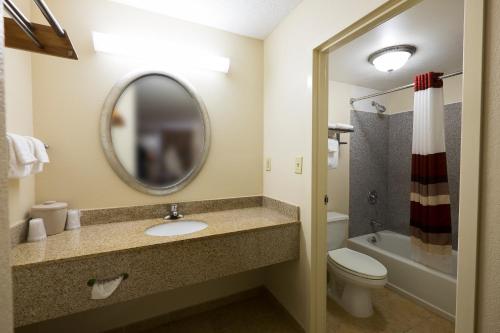 Red Roof Inn Virginia Beach-Norfolk Airport - image 3