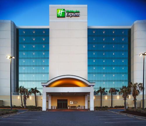 Holiday Inn Express Hotel & Suites Virginia Beach Oceanfront an IHG Hotel - main image