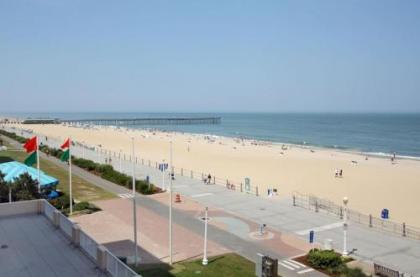 Hampton Inn Virginia Beach-Oceanfront South - image 2