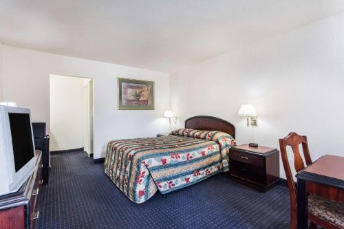 Knights Inn Virginia Beach Lynnhaven - image 5