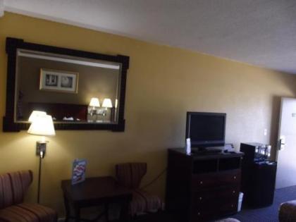 Ambassadors Inn & Suites - image 3