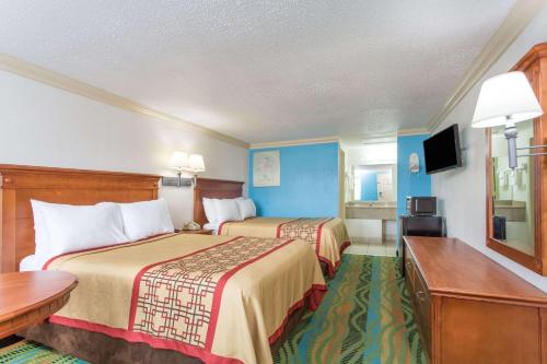 Days Inn by Wyndham Virginia Beach Town Center - image 3