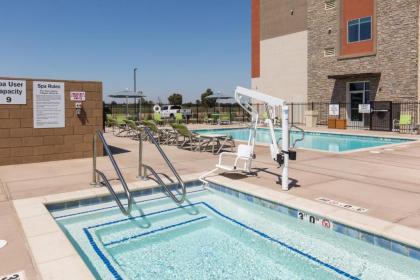 Holiday Inn Express Visalia-Sequoia Gateway Area an IHG Hotel - image 11