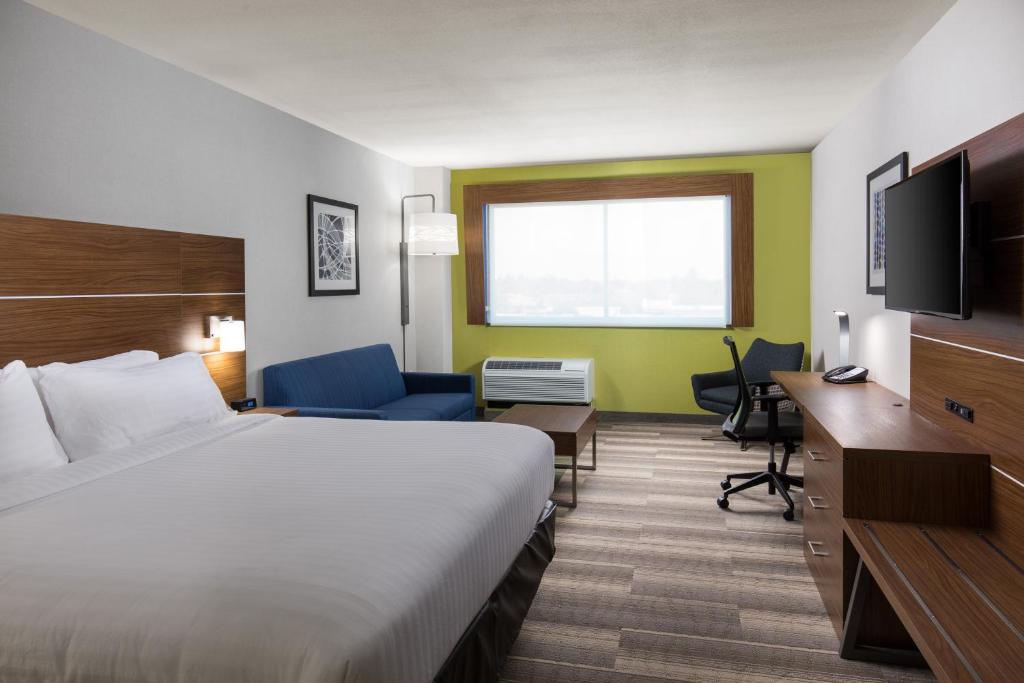 Holiday Inn Express Visalia-Sequoia Gateway Area an IHG Hotel - image 4