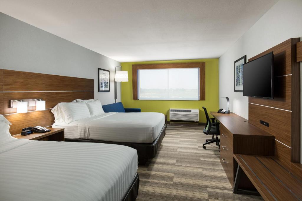 Holiday Inn Express Visalia-Sequoia Gateway Area an IHG Hotel - image 5