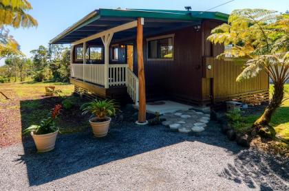 'Fern Cottage' Island Escape with Rainforest View! - image 4