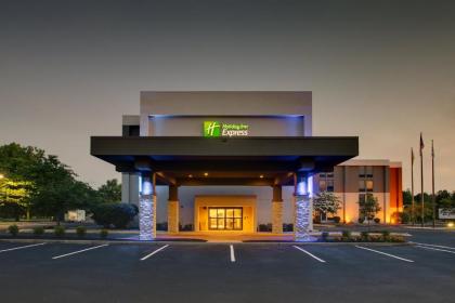 Holiday Inn Express Voorhees/ Mt. Laurel an IHG Hotel - image 1