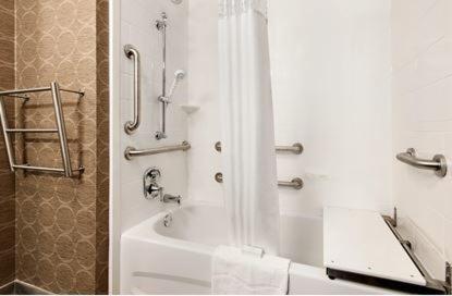 Hampton Inn Philadelphia/Voorhees - image 6