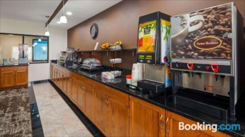 Best Western Plus Wakeeney Inn & Suites - image 3