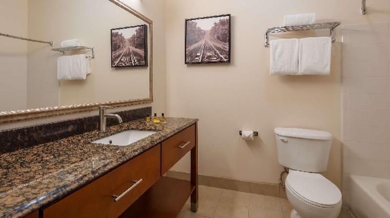 Best Western Plus Wakeeney Inn & Suites - image 6