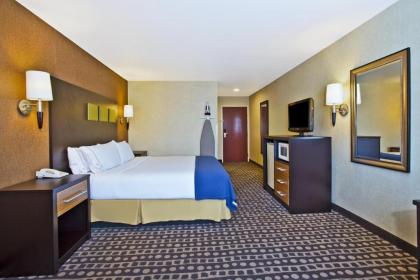 Holiday Inn Express Hotel & Suites Wabash - image 10