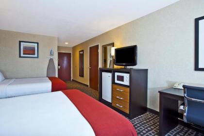 Holiday Inn Express Hotel & Suites Wabash - image 11