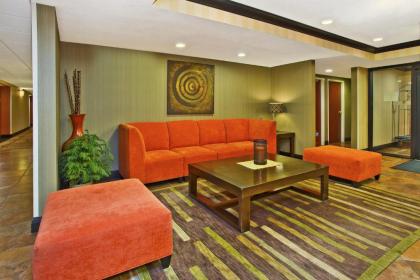 Holiday Inn Express Hotel & Suites Wabash - image 15