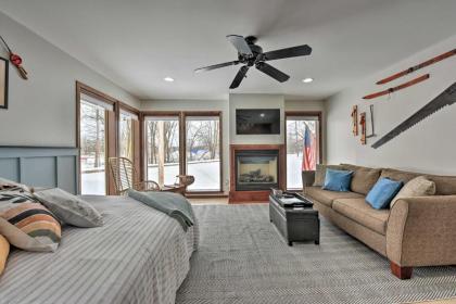 Cozy Couples Retreat with Deck Steps to marina Wabasha 