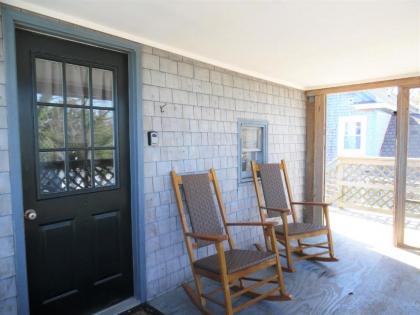 Second Floor Apartment - water & town views - image 6