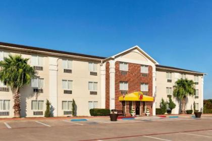 Super 8 by Wyndham Waco University Area Waco