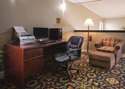 Quality Inn & Suites Near University - image 3