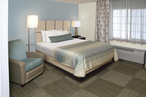 Candlewood Suites Waco an IHG Hotel - image 2