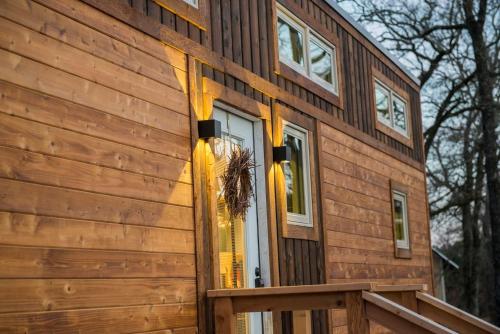 Elegant Tiny House in WacoâNear Magnolia - main image