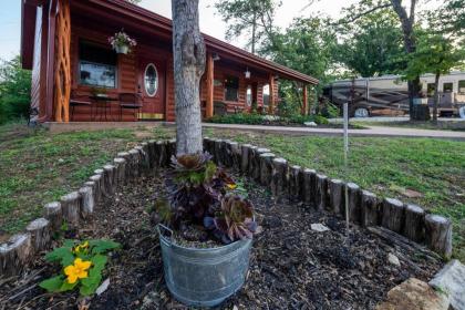 Cabin 2 Rental 15 minutes from Magnolia and Baylor - image 6