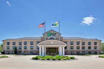 Holiday Inn Express Hotel & Suites Wadsworth an IHG Hotel - image 1