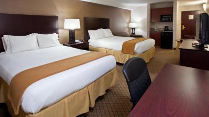 Holiday Inn Express Hotel & Suites Wadsworth an IHG Hotel - image 8