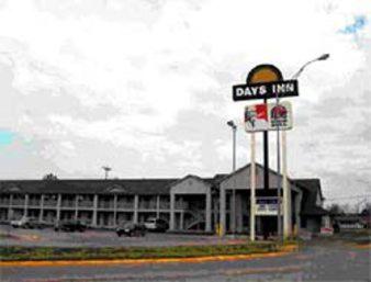 Days Inn by Wyndham Wagoner - main image