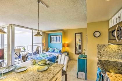 Makaha Studio with Mtn and Ocean Views - 1 Mi to Beach! - image 11