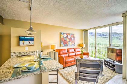 Makaha Studio with Mtn and Ocean Views - 1 Mi to Beach! - image 13