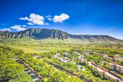 Makaha Studio with Mtn and Ocean Views - 1 Mi to Beach! - image 3