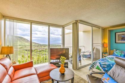 Makaha Studio with Mtn and Ocean Views - 1 Mi to Beach! - image 4