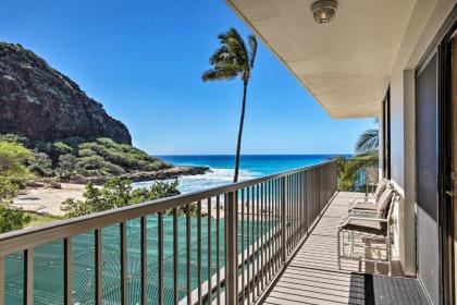 Updated Makaha Condo with Pool and Ocean-View Lanai! - image 10